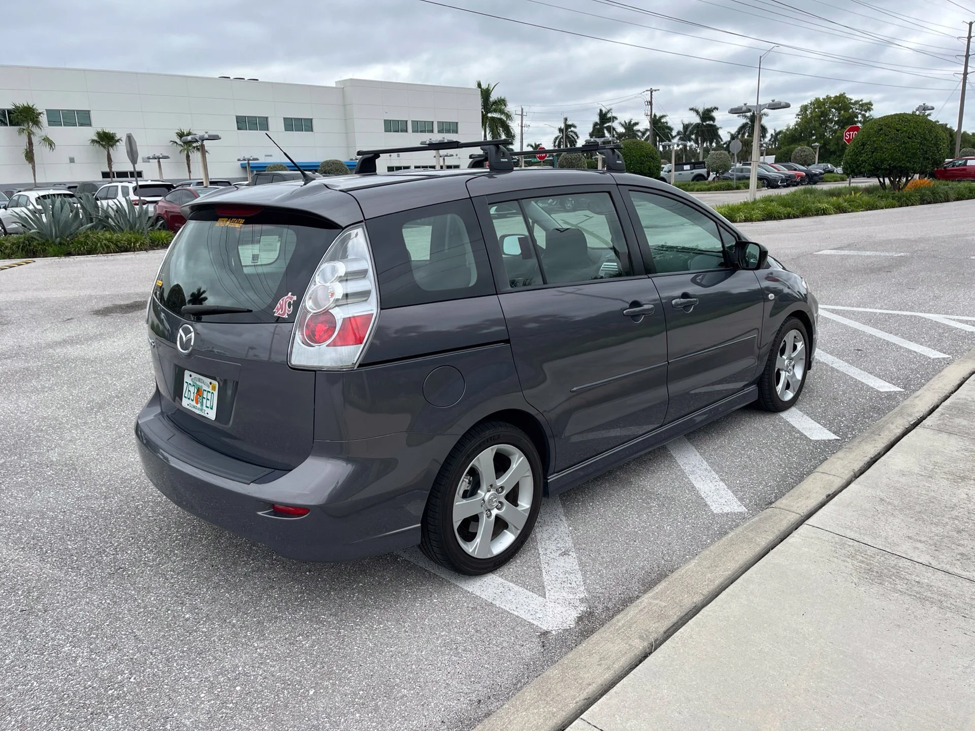 Used 2007 Galaxy Gray Mica Mazda Sport image 4