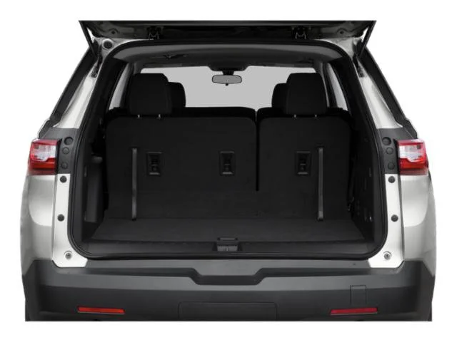 Used 2018 Iridescent Pearl Tricoat Chevrolet High Country image 15