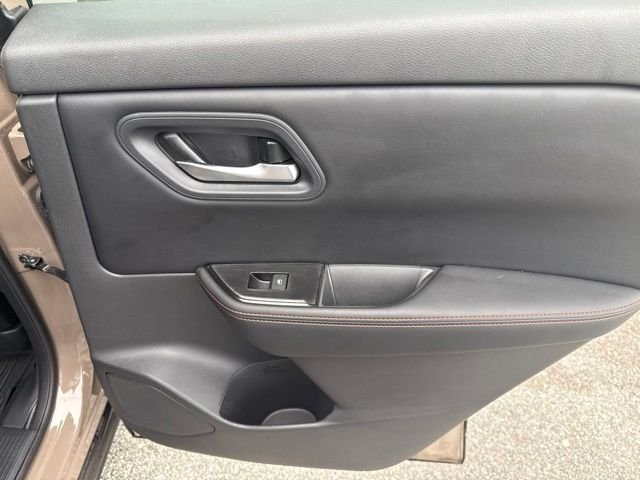 Used 2025 Beige/tan Nissan Rock Creek image 18