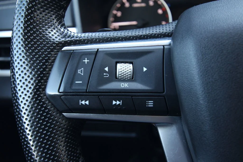 Used 2024  Mitsubishi SE image 22