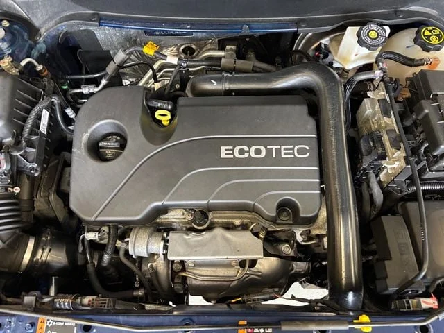 Used 2022 Marine GMC SLE image 25