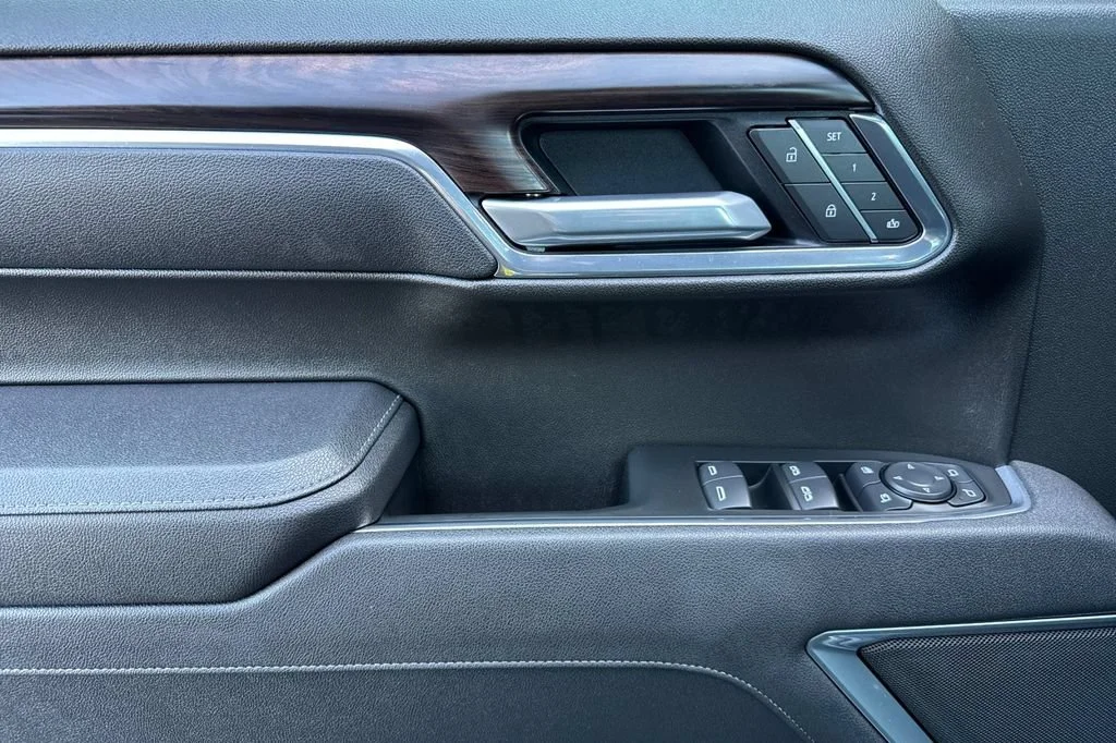 2025 GMC Sierra 1500 SLT - Photo 11