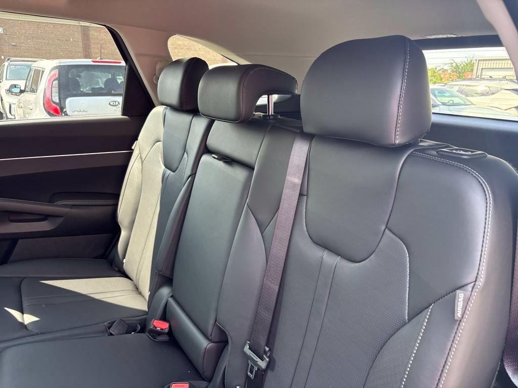 2025 Kia Sorento S - Photo 27