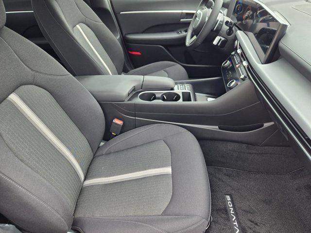 New 2026 Silver Hyundai SEL Sport image 9