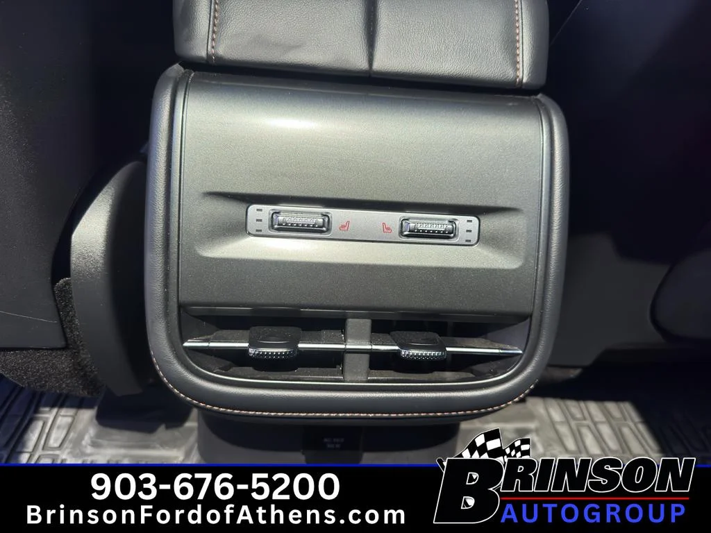 Used 2024 White Platinum Metallic Tri-Coat Lincoln Premiere image 15