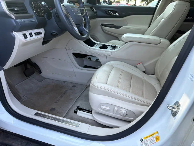 Used 2022 WHITE FROST TRICOAT GMC Denali image 9