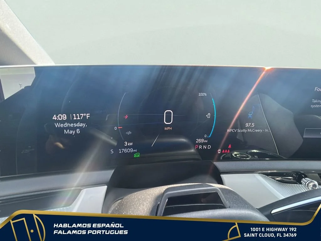 Used 2025 Argent Silver Metallic Cadillac Sport 2 image 17