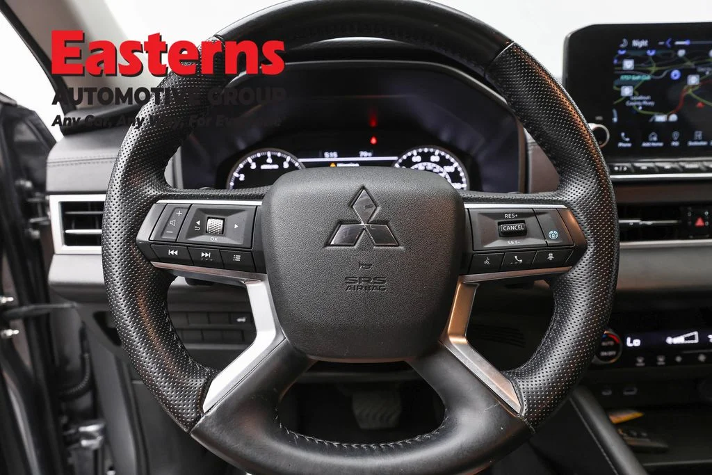 Used 2024 Gray Mitsubishi SE image 10