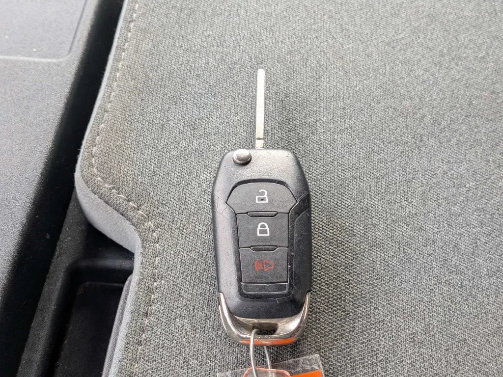 Certified Used 2025 Oxford White Ford XLT image 29