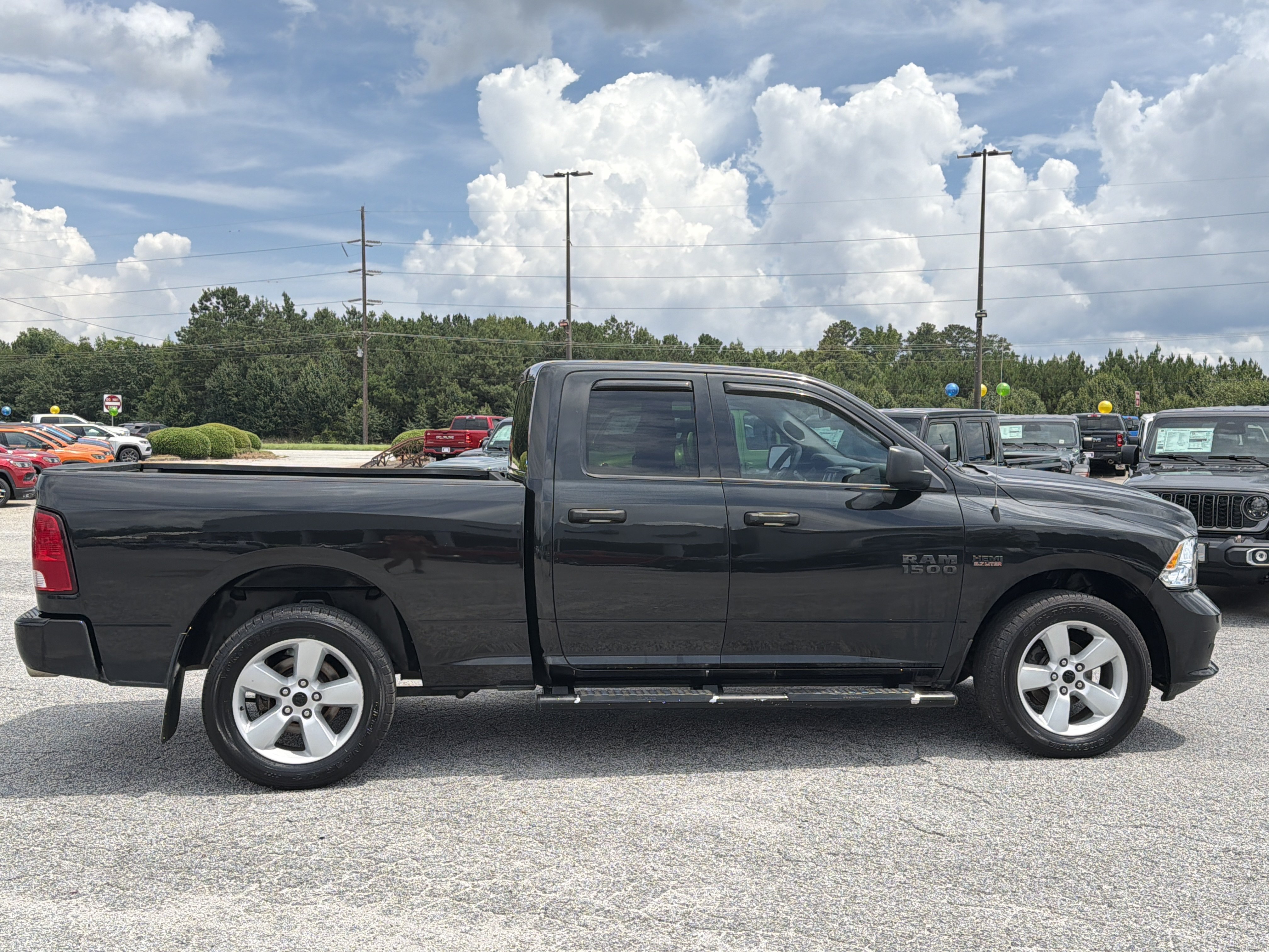 Used 2016 Brilliant Black Crystal Pearlcoat Ram Tradesman image 9
