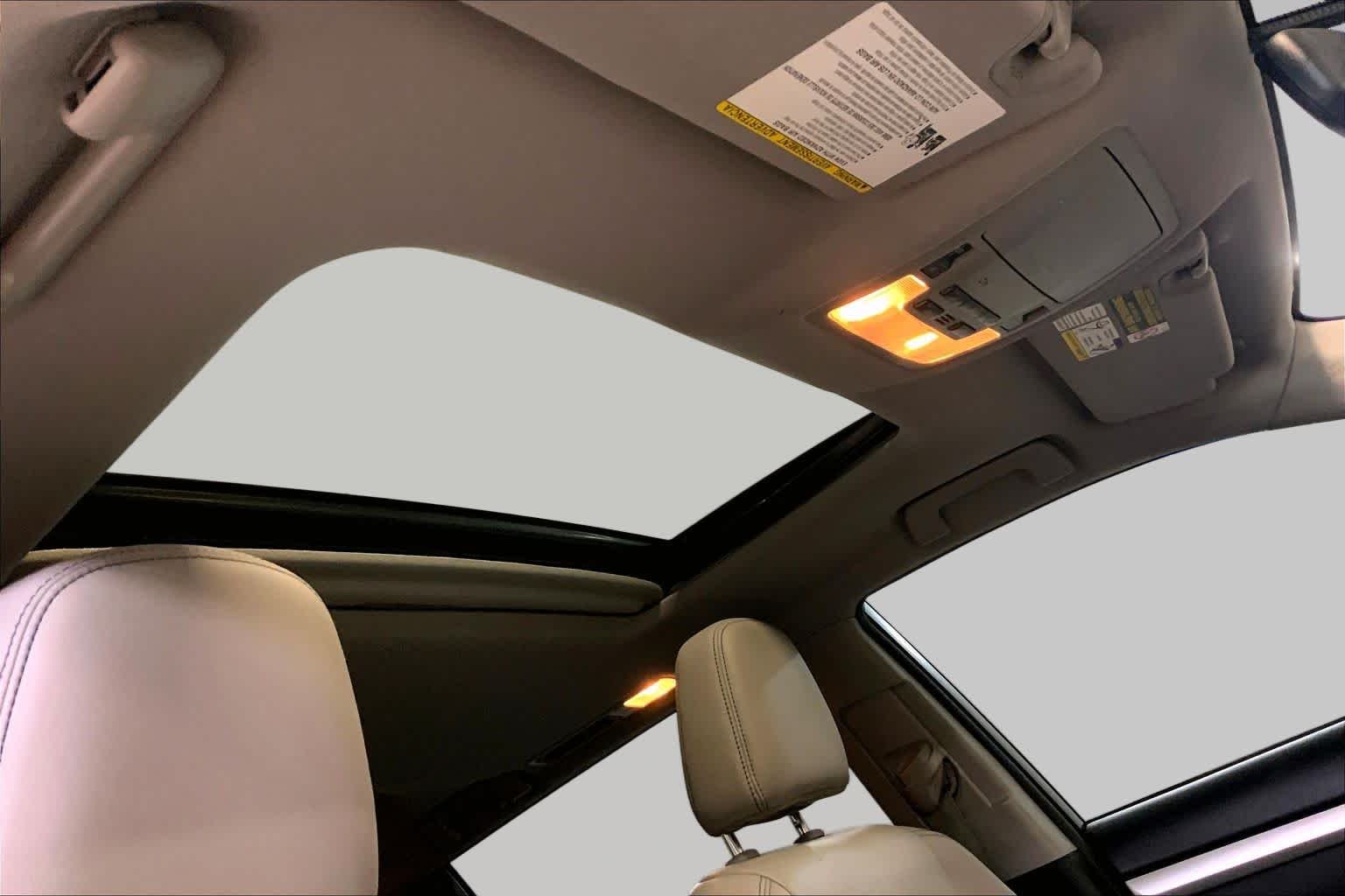Used 2015 Shoreline Blue Pearl Toyota XLE image 13