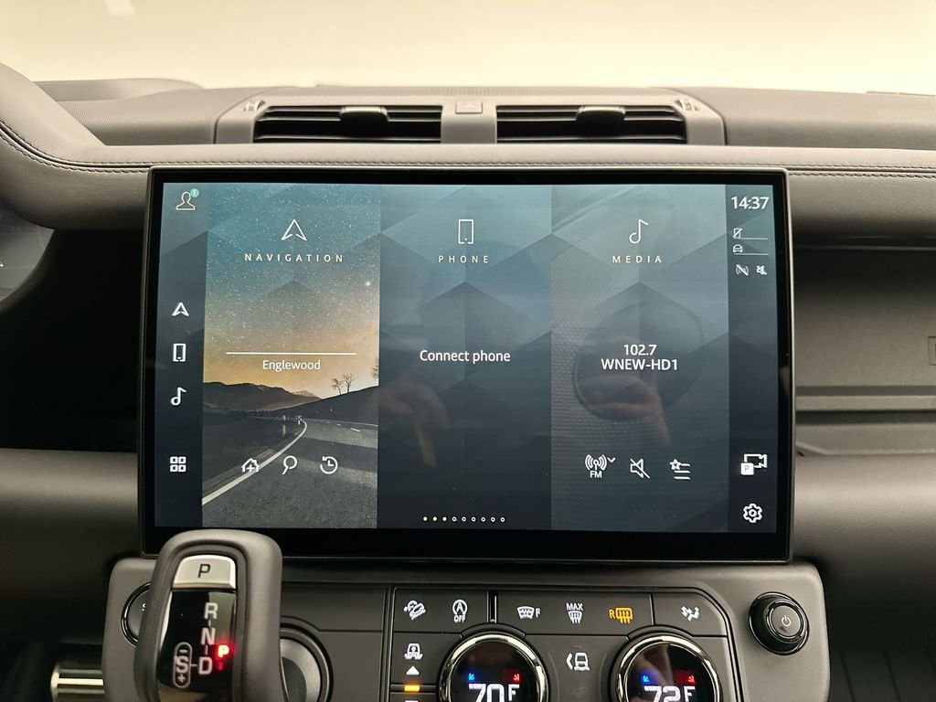 New 2026 Narvik Black Land Rover OCTA image 22