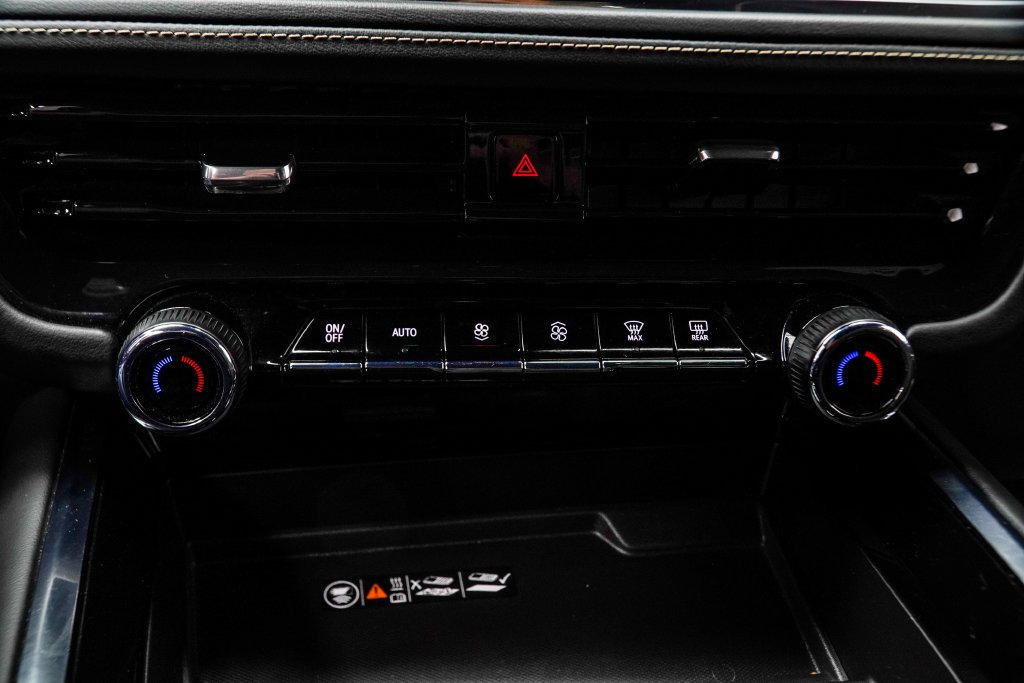 Used 2025 Black Chevrolet Premier image 27