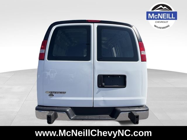 Used 2024 White Chevrolet Work Van image 7