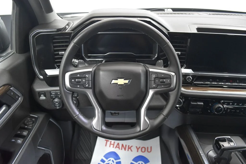 Used 2025 Black Chevrolet LT image 8