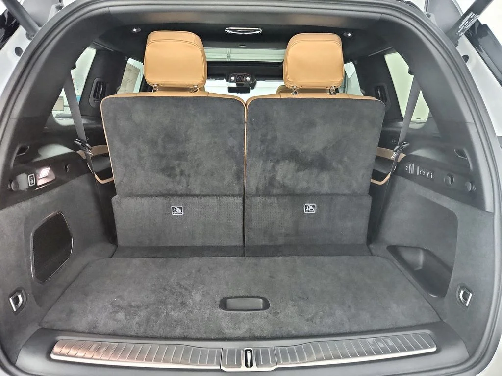 New 2026 Bright White Clear-Coat Exterior Paint Jeep Summit image 32