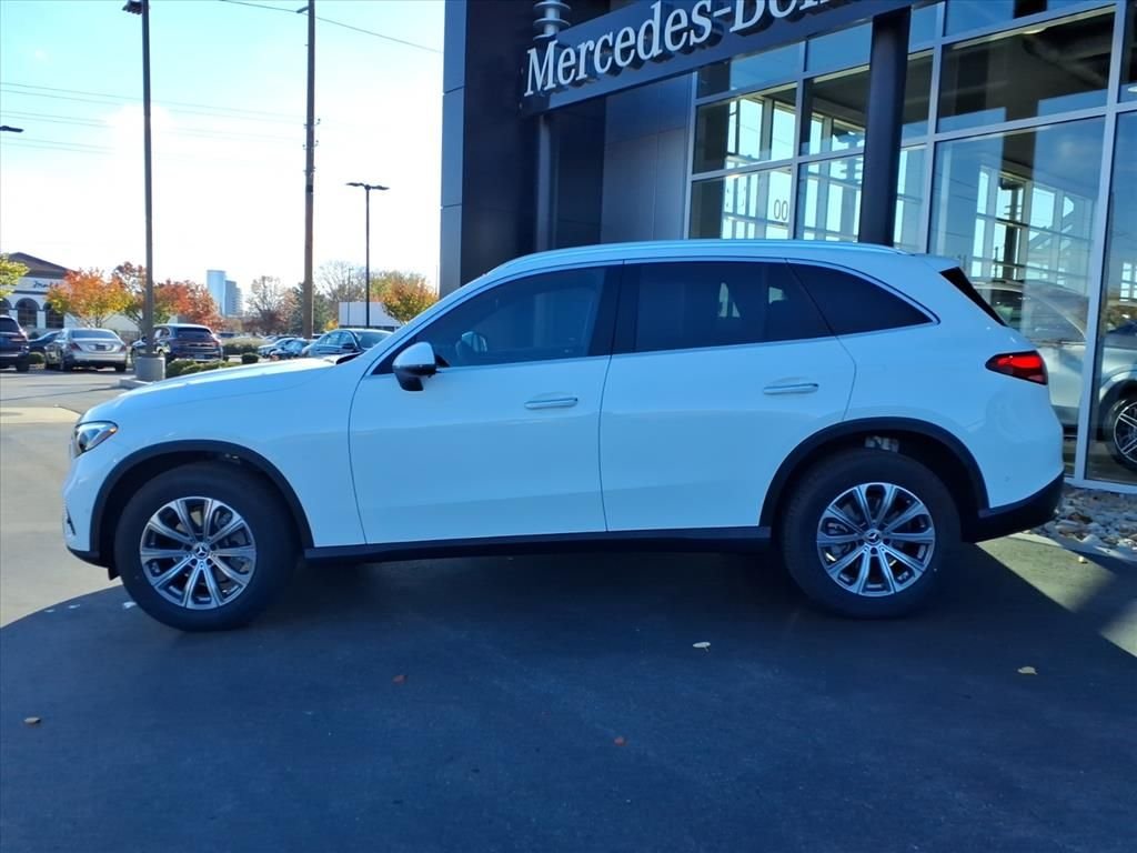 Used 2026 Polar White Mercedes-Benz GLC 300 image 3