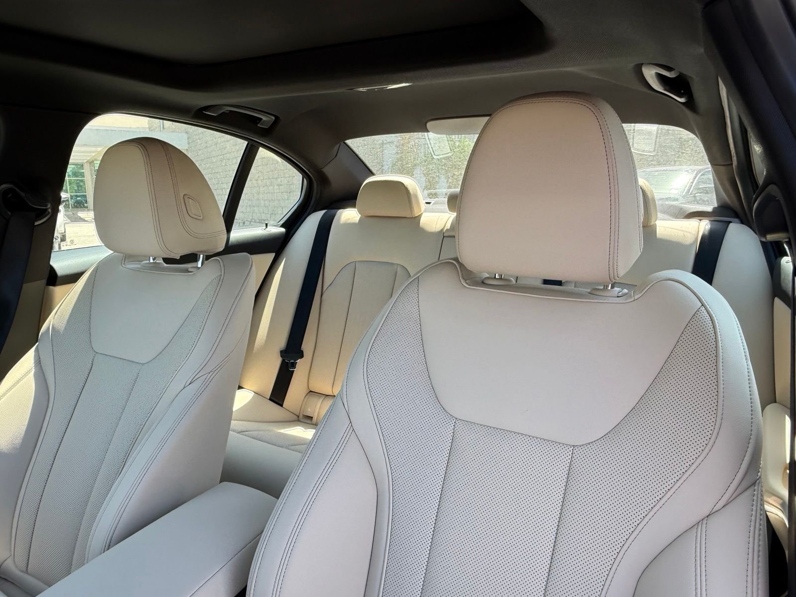 New 2026 Alpine White BMW 330i image 21