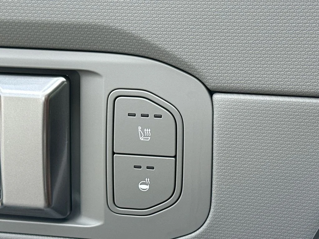 New 2027 Black Kia X-Line S image 31