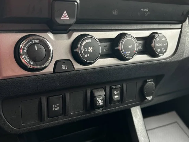 Used 2019 Quicksand Toyota SR5 image 38