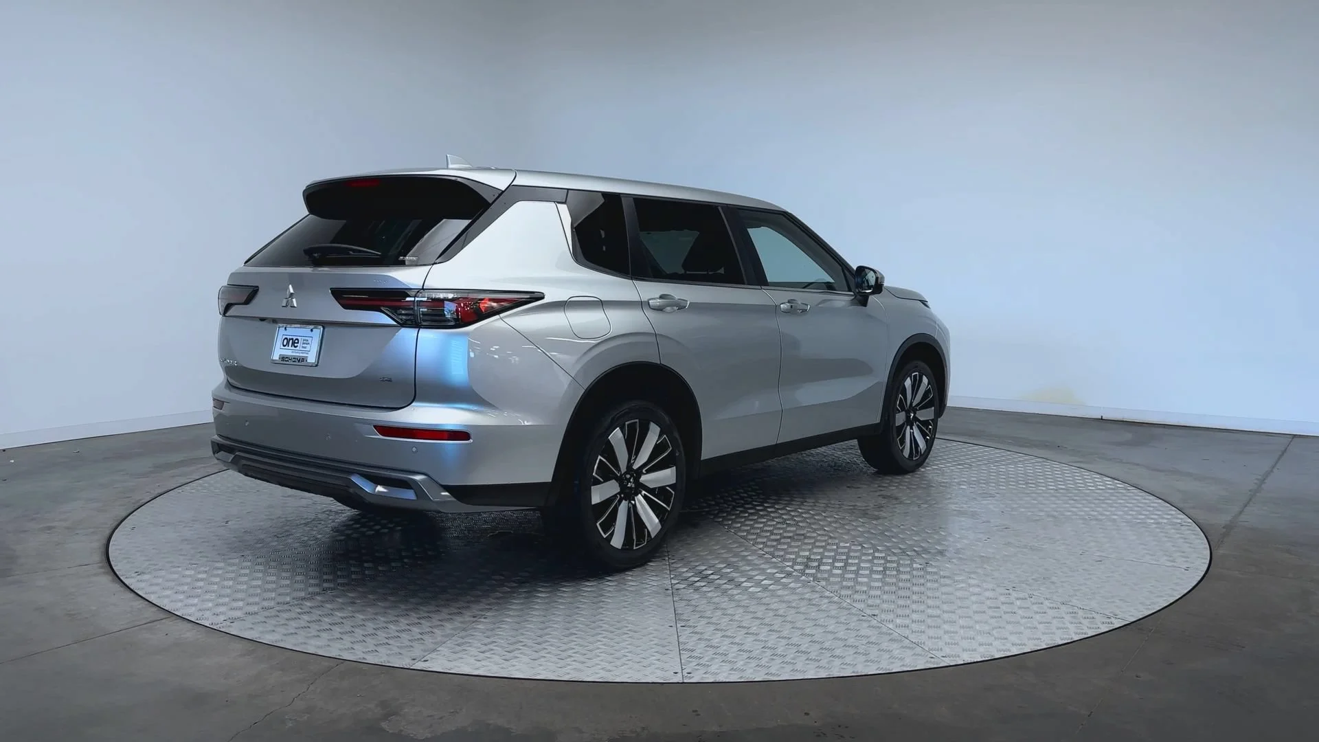 New 2026 Alloy Silver Metallic Mitsubishi SE image 8