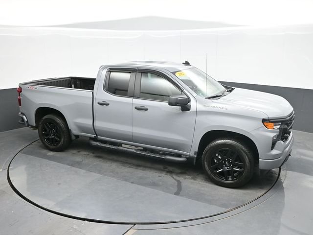 Used 2025 Gray Chevrolet Custom image 15