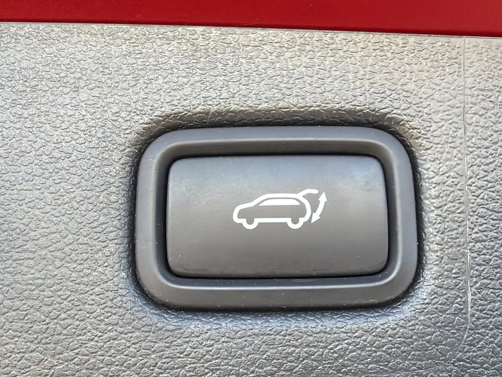 Used 2021 Red Hyundai Limited image 19