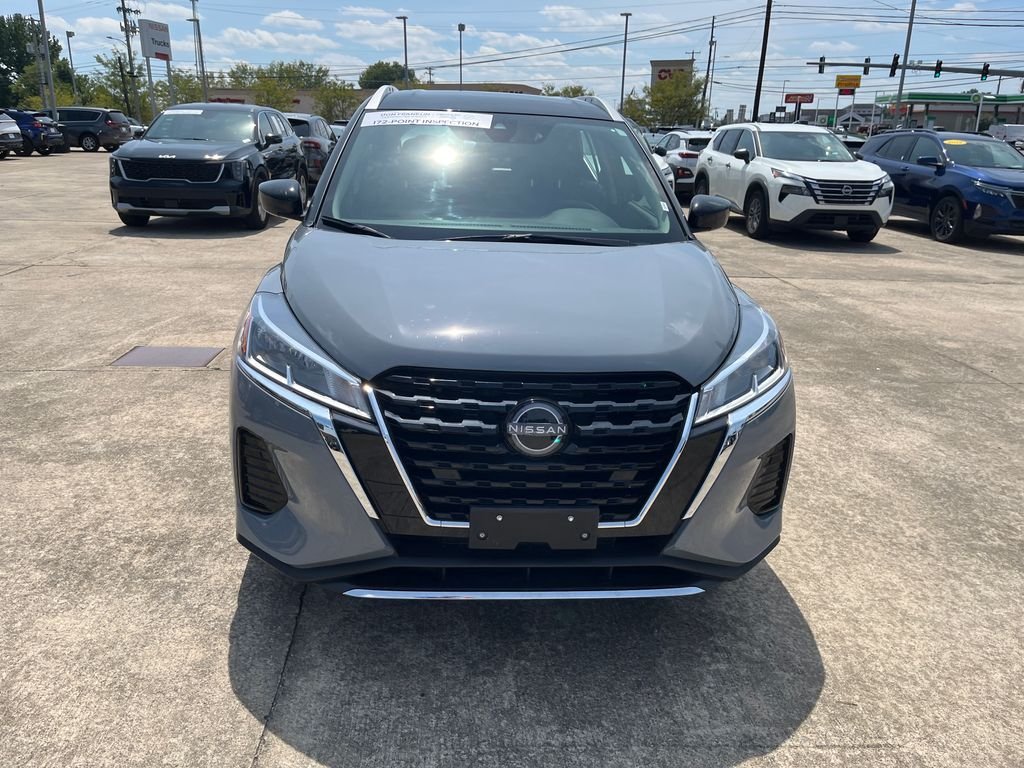 Used 2023 Gray Nissan SV image 8