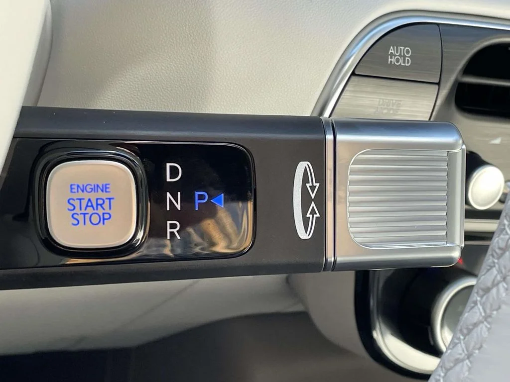 New 2026 White Hyundai SEL Premium image 25