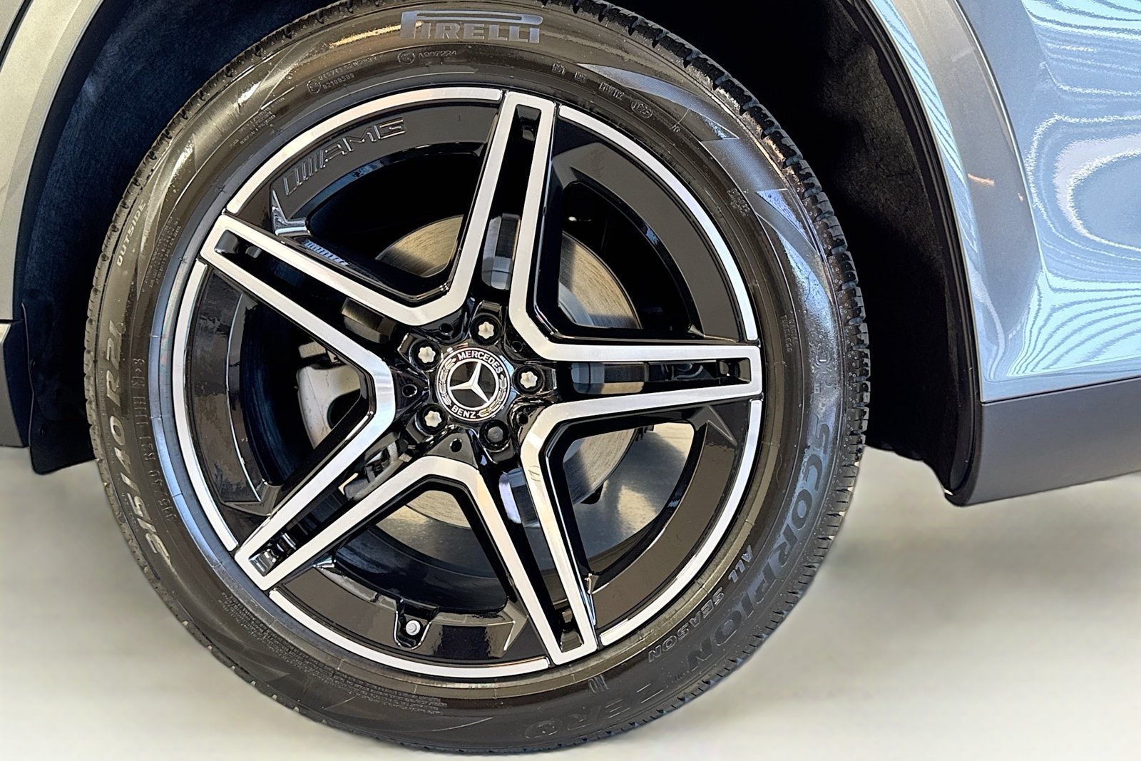 New 2026 Selenite Grey Metallic Mercedes-Benz GLS 450 image 30