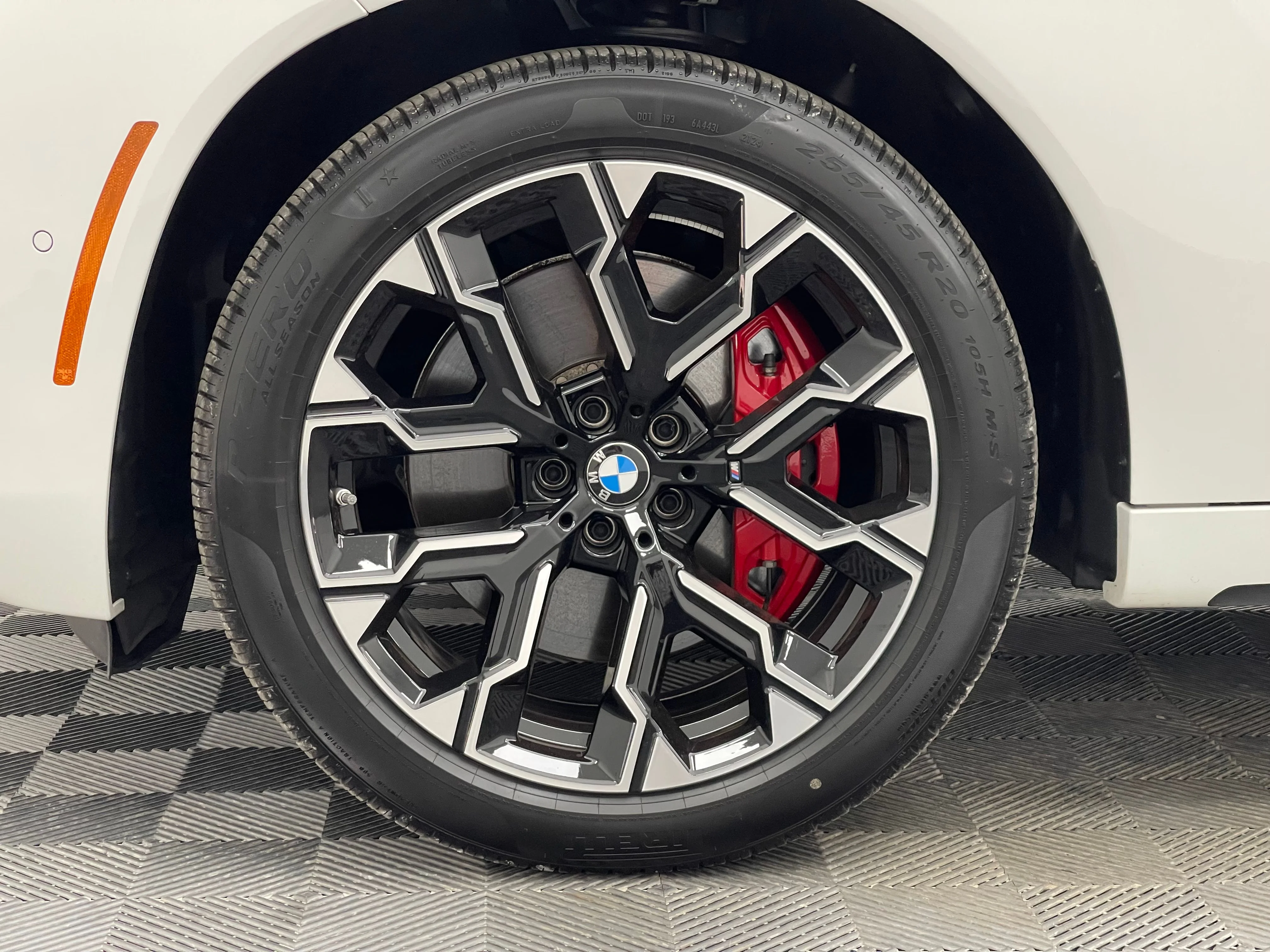 Used 2025 Alpine White BMW M50 xDrive image 17