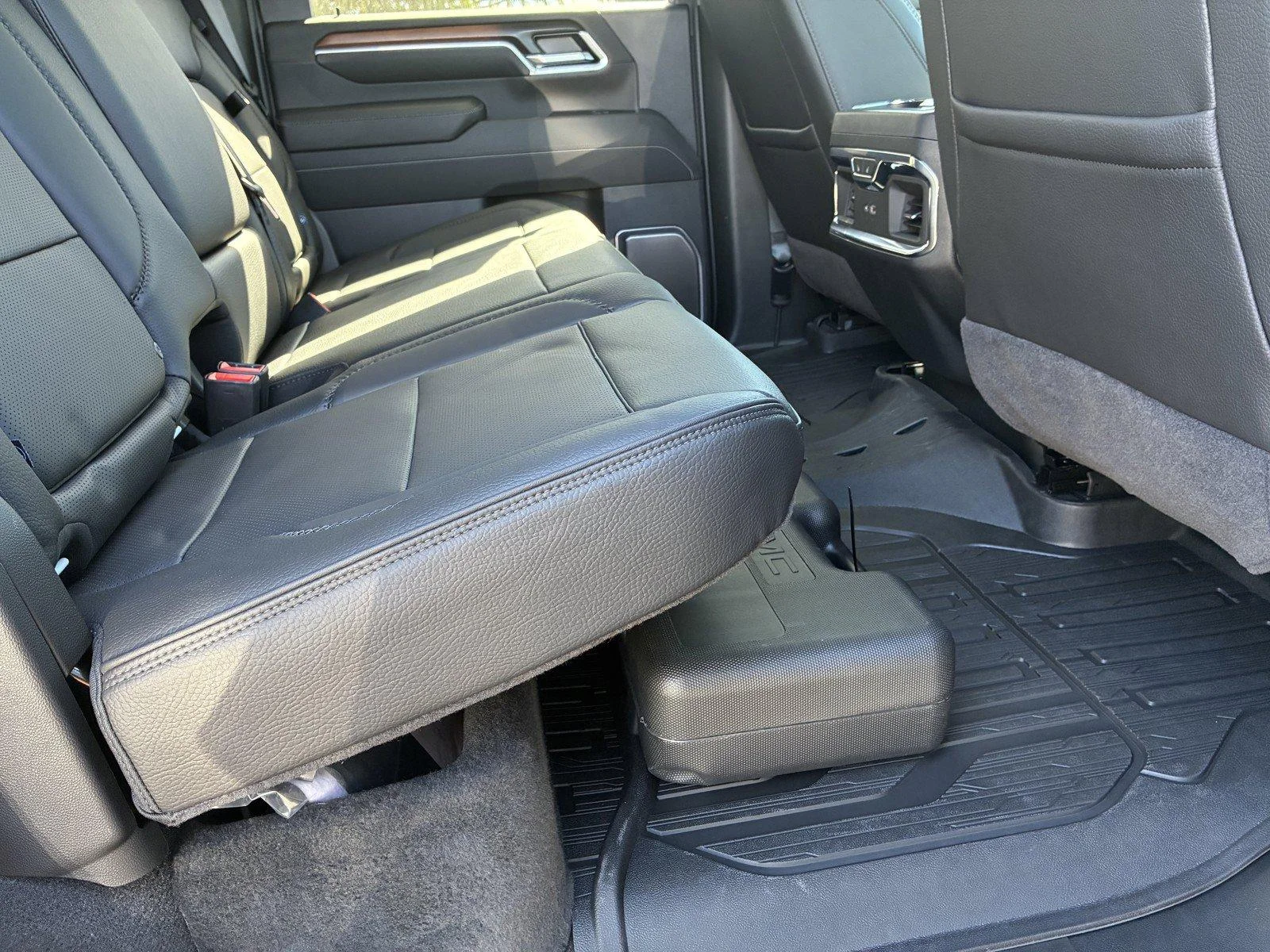 2026 GMC Sierra 2500HD Denali - Photo 11