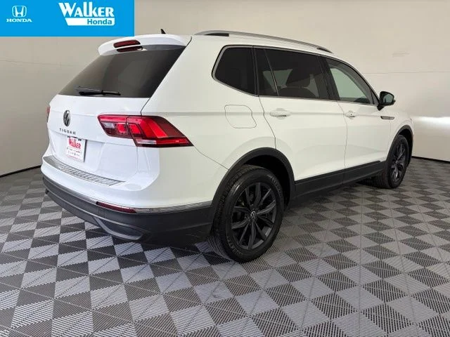 Used 2022 Black Volkswagen 2.0T SE image 8