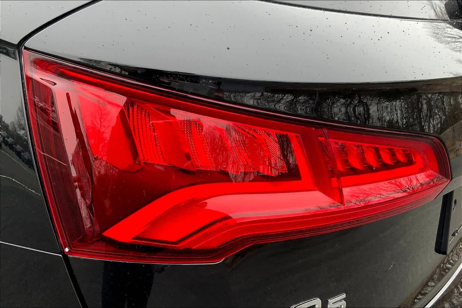 Used 2019 Mythos Black Metallic Audi Premium Plus image 28