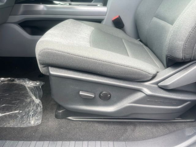 New 2026 Oxford White Ford XLT image 30