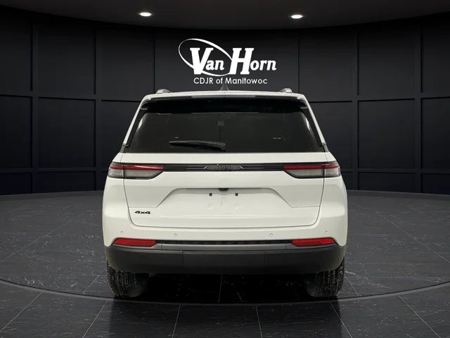 New 2026 Bright White Clear-Coat Exterior Paint Jeep Altitude image 14