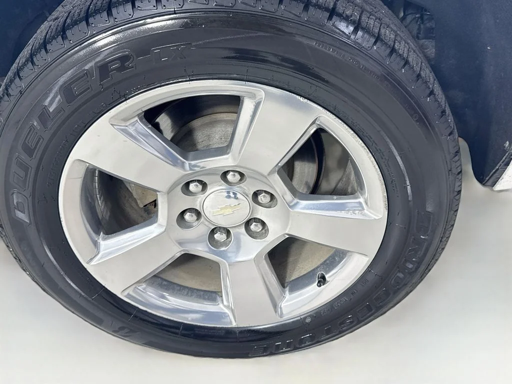 Used 2018 Iridescent Pearl Tricoat Chevrolet LT image 40