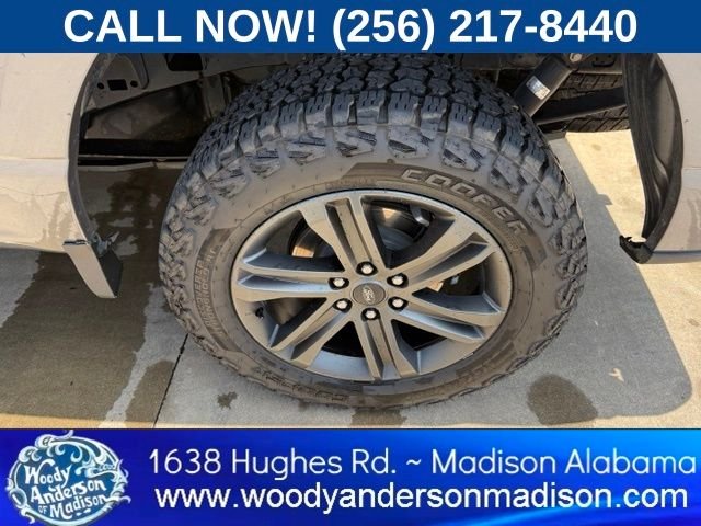Used 2022 Carbonized Gray Metallic Ford Lariat image 9