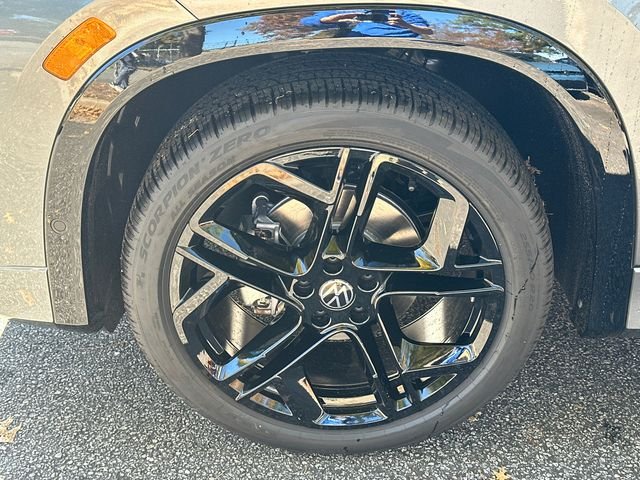 New 2026 Gray Volkswagen 2.0T SE R-Line Black image 11