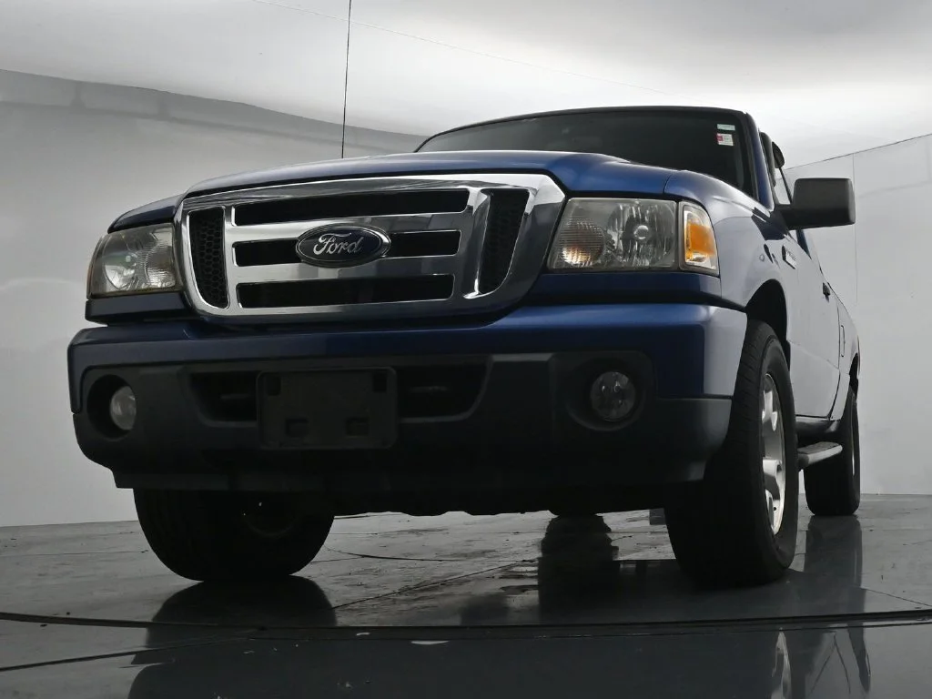 Used 2011 Blue Ford XLT image 18
