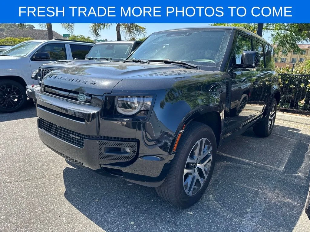 Used 2023  Land Rover X-Dynamic SE image 1