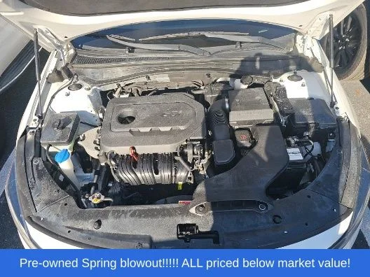 Used 2020 White Kia LX image 22
