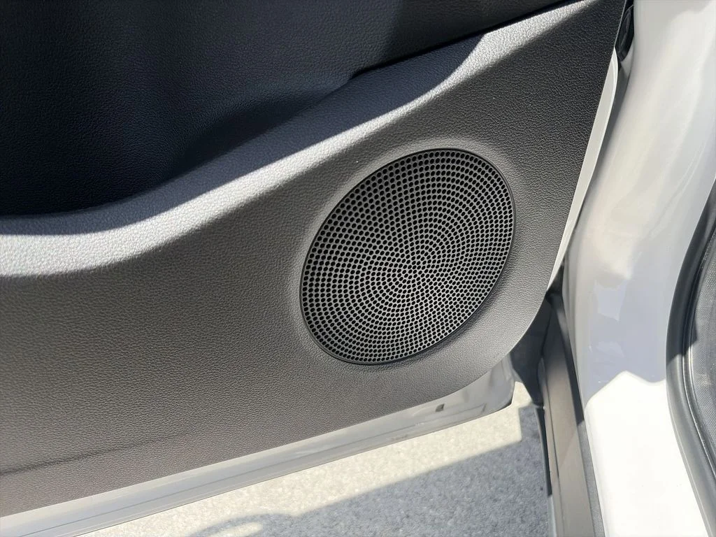 Used 2017 White Ford Titanium image 31