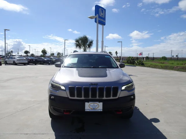 Used 2020 Billet Silver Metallic Jeep Trailhawk image 2