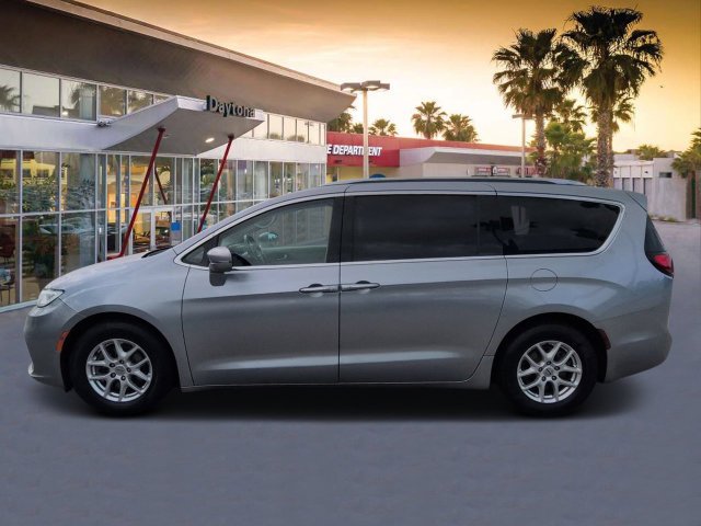 Used 2021 Silver Chrysler Touring L image 6