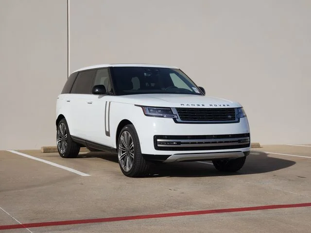 New 2026 Fuji White Land Rover SE image 2