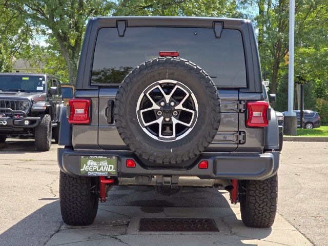 New 2026 Granite Crystal Metallic Clear-Coat Exterior Paint Jeep Rubicon image 28