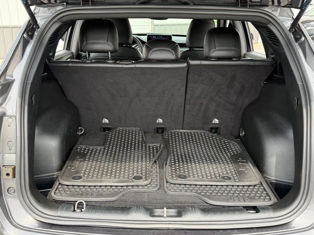 Used 2024  Jeep Trailhawk image 25