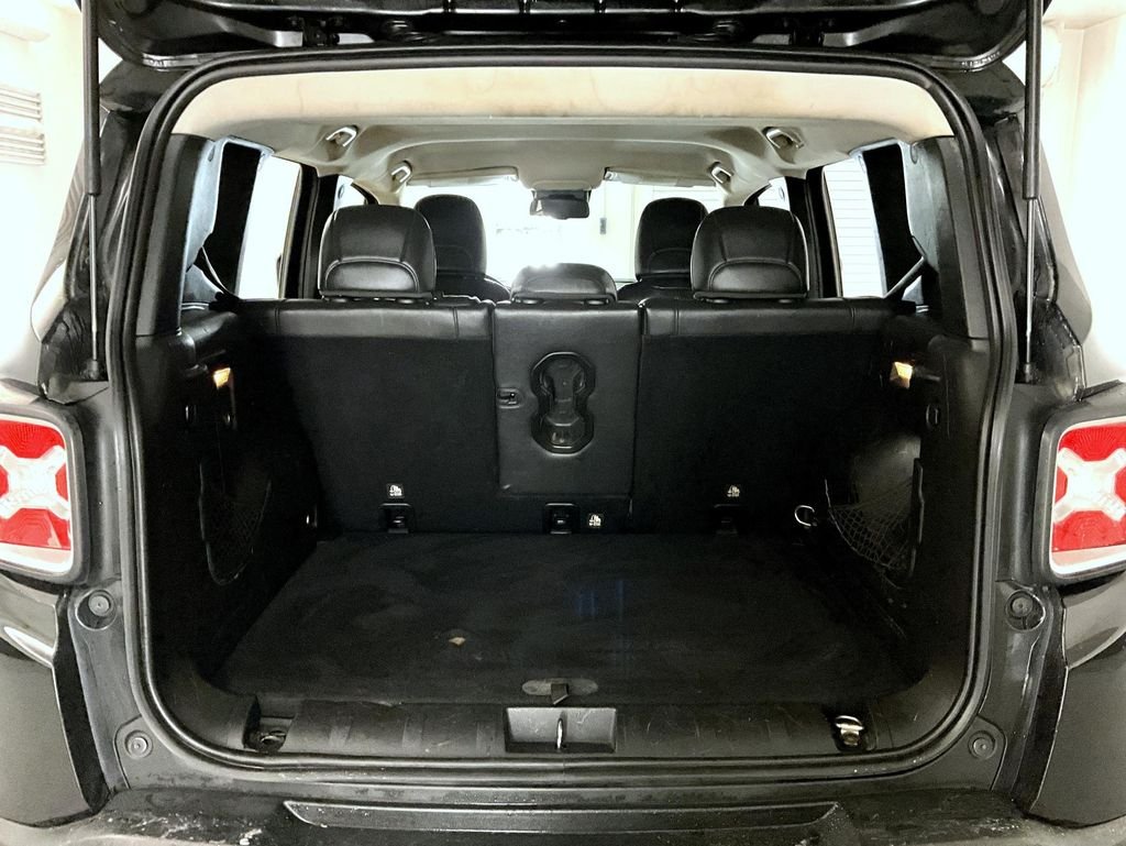 Used 2017 Black Jeep Limited image 22