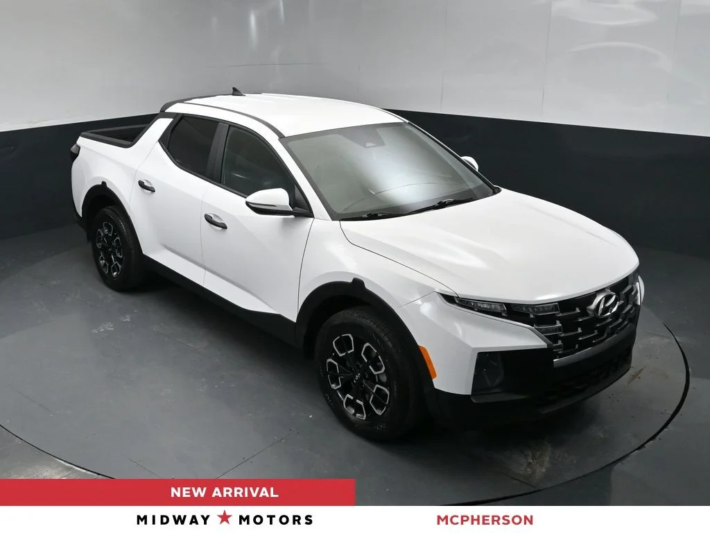 Used 2024 White Hyundai SEL image 1